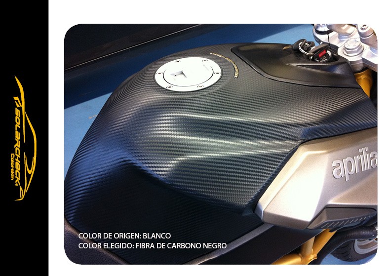 fibra di carbonio su moto